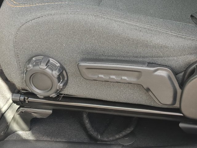 Certified Used 2024  Jeep Sport S image 21