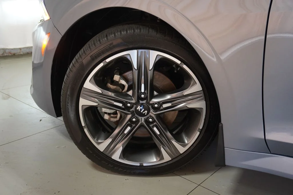 Used 2021 Everlasting Silver Kia EX image 44