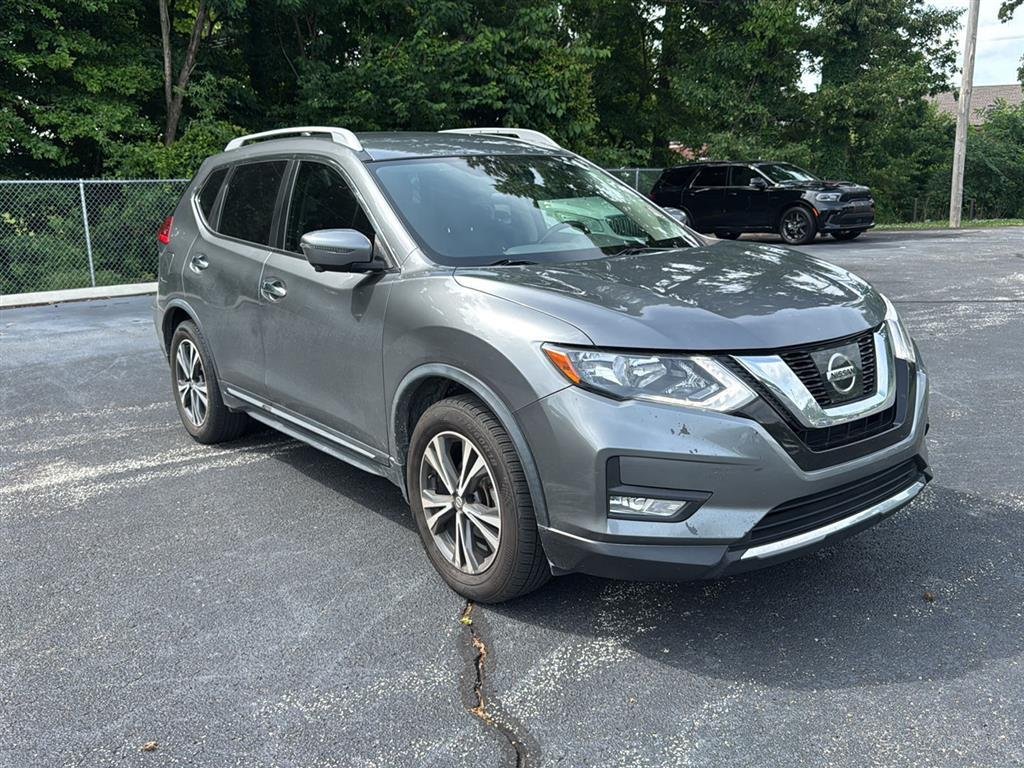 2017 Nissan Rogue SL FWD's photo