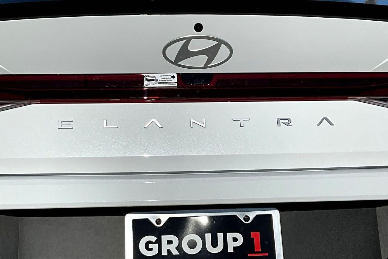 New 2026 Serenity White Hyundai SEL Sport image 15