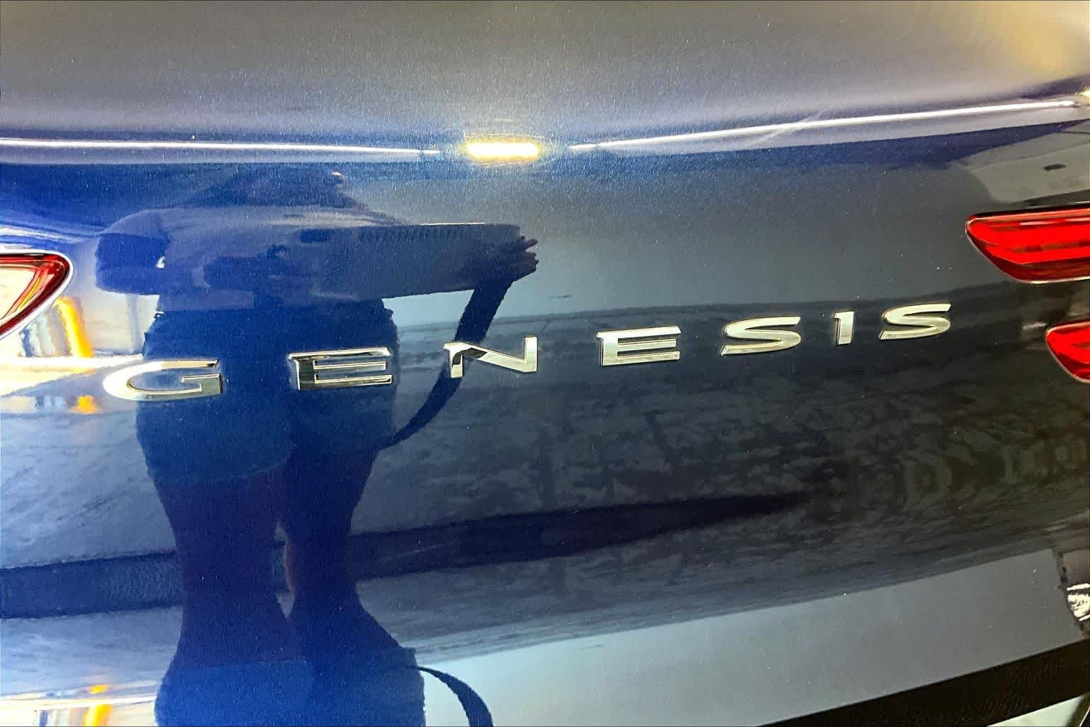 Used 2025 Capri Blue Genesis 2.5T image 33