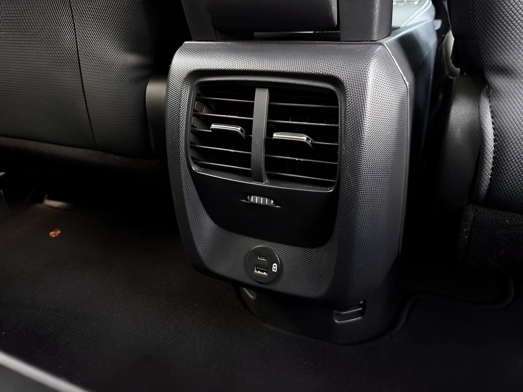Used 2024 Gray Ford Premium image 21