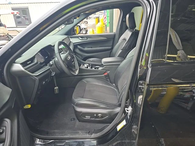 Used 2024 Black Jeep Altitude X image 11