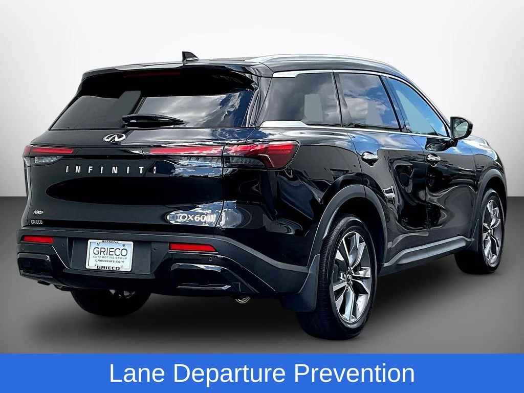 Used 2025 Black INFINITI LUXE image 7