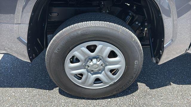 Certified Used 2025 MAGNETIC GRAY MET. Toyota  image 33