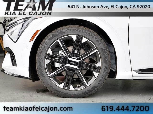 New 2026 White Kia GT-Line image 7