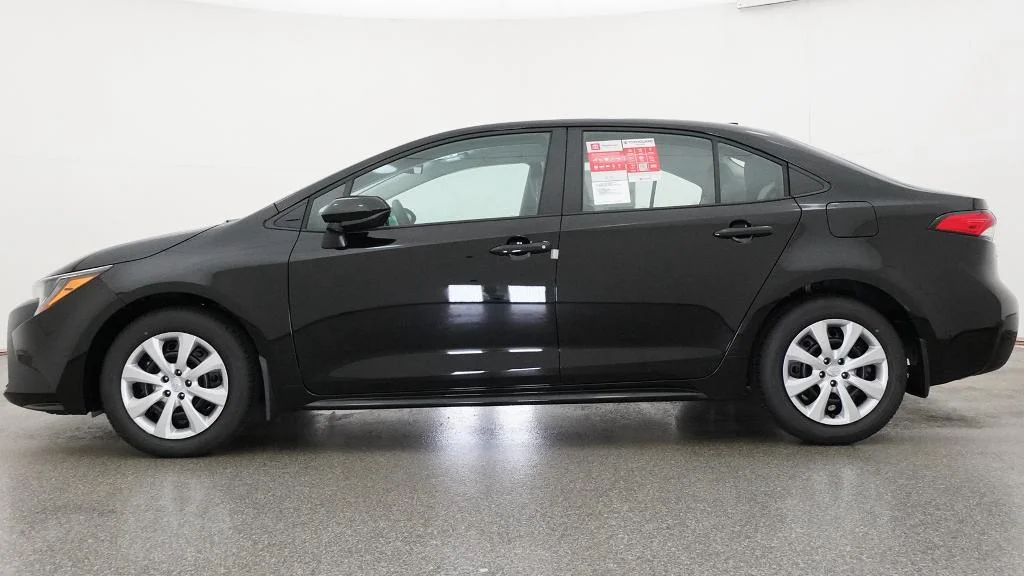 New 2026 Midnight Black Metallic Toyota LE image 2