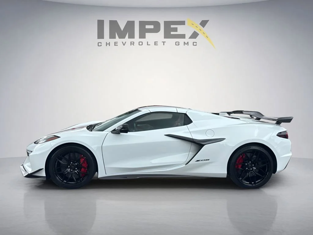 Used 2024 Arctic White Chevrolet 3LZ image 3