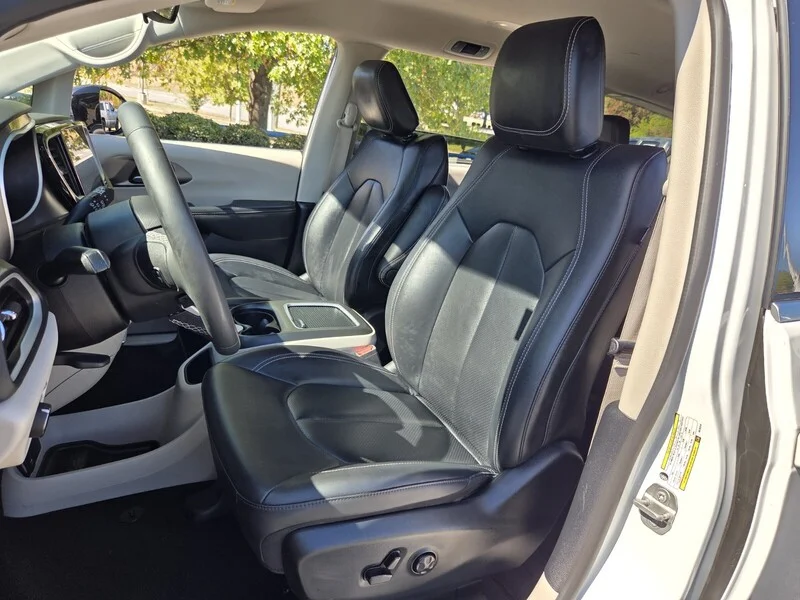Used 2024 Bright White Clearcoat CHRYSLER TOURING L image 7
