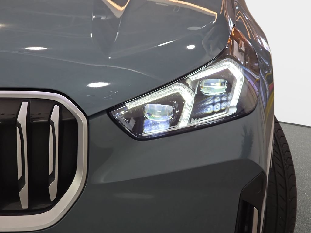 Used 2023 Green BMW xDrive28i image 34