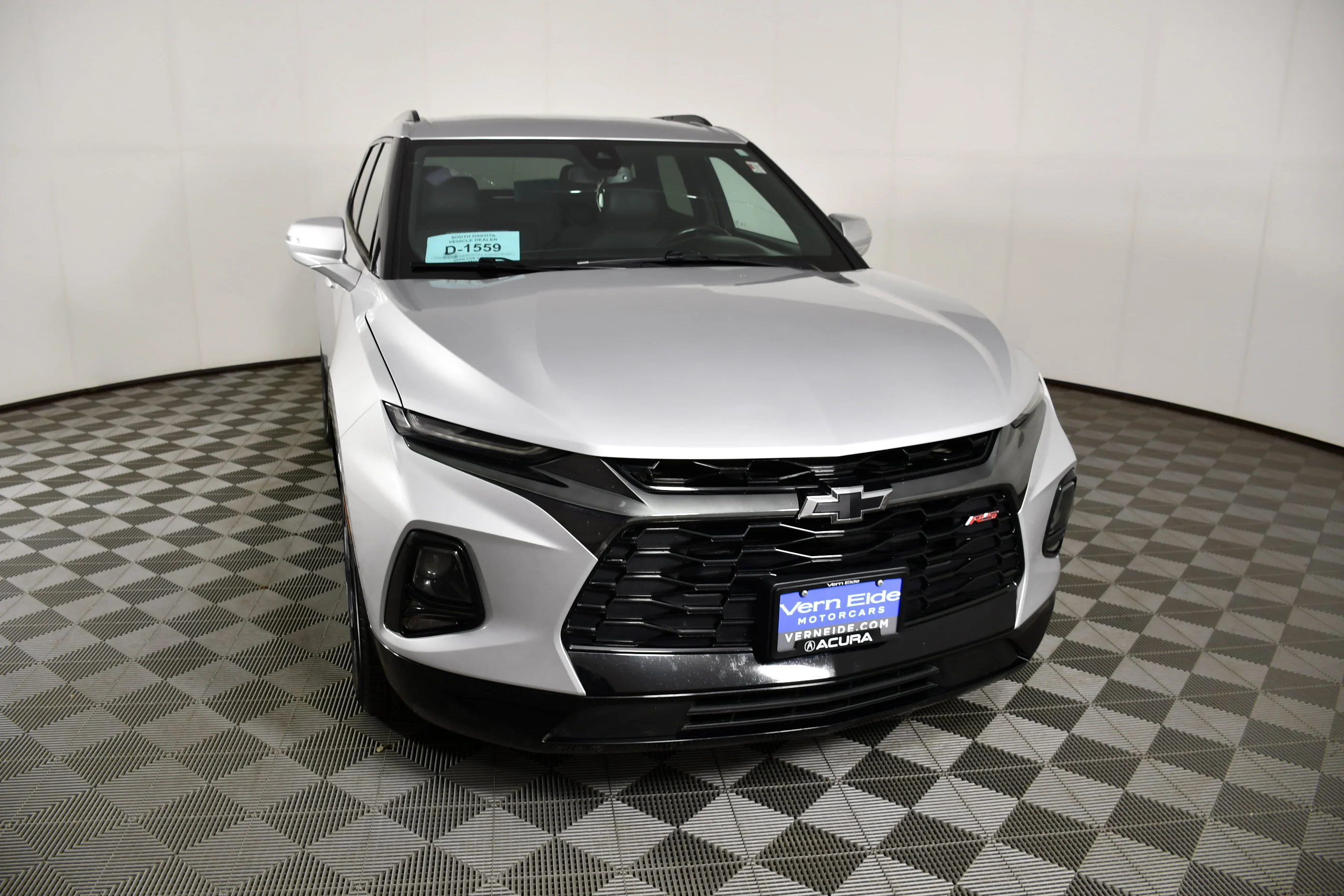 Used 2022 Silver Ice Metallic Chevrolet RS image 3