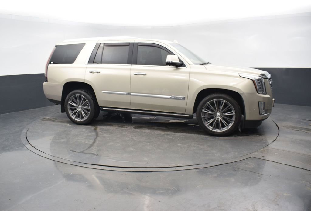 2017 CADILLAC ESCALADE - Image 6