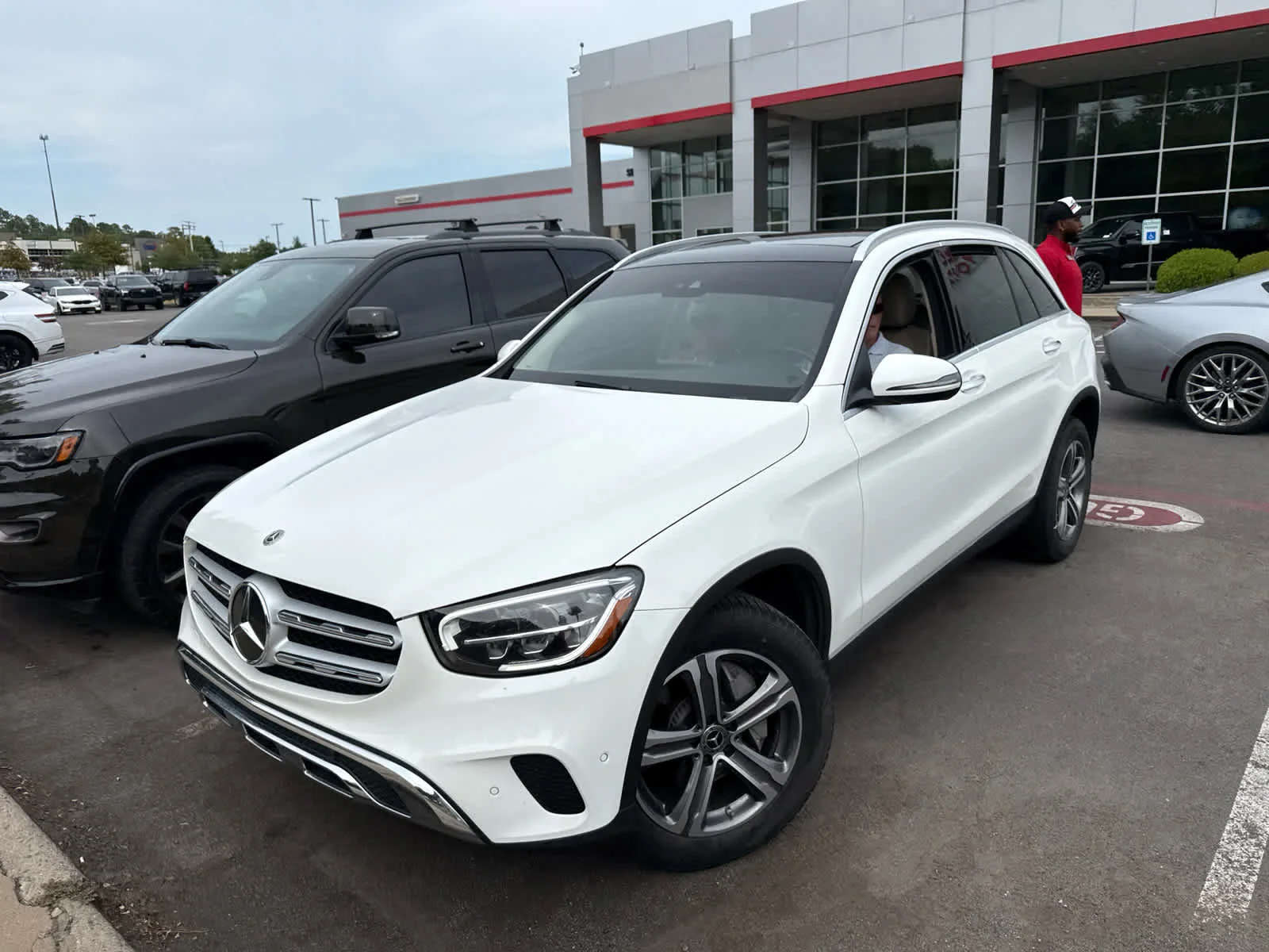 Used 2022 Polar White Mercedes-Benz GLC 300 image 7