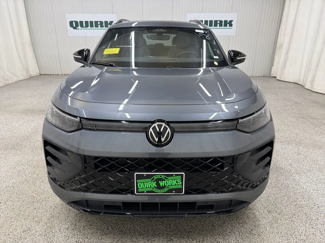 New 2026 Platinum Gray Metallic Volkswagen SE R-Line Black image 2