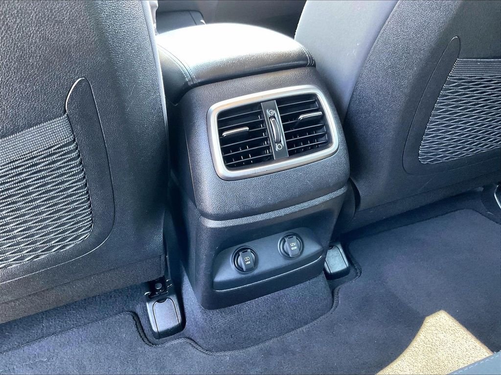 Used 2019 White Kia LX image 27