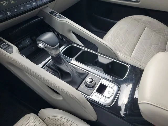 Used 2021 White Kia SX image 20