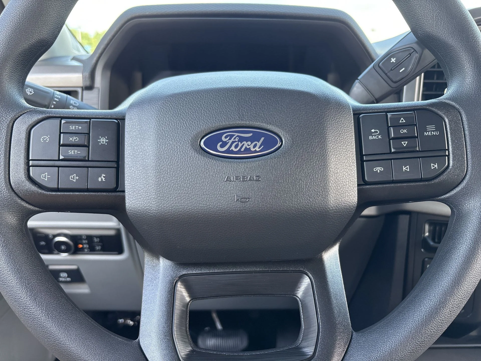 New 2026 Agate Black Metallic Ford XLT image 9