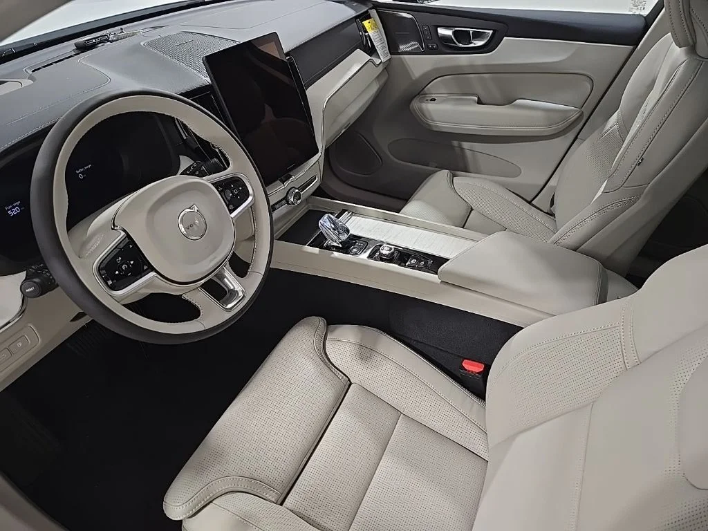 New 2026 Crystal White Volvo T8 Ultra image 18
