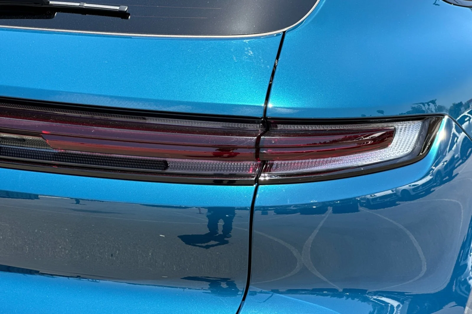 Used 2026 Montego Blue Metallic Porsche AWD image 28