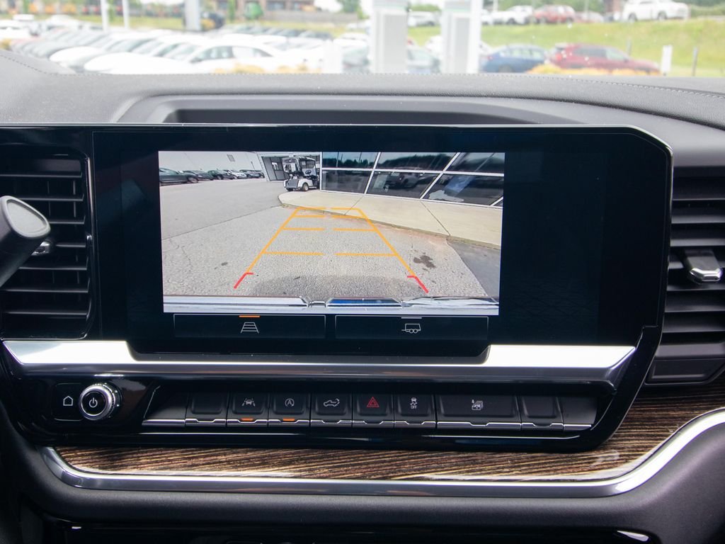 Used 2024 White GMC Elevation image 26