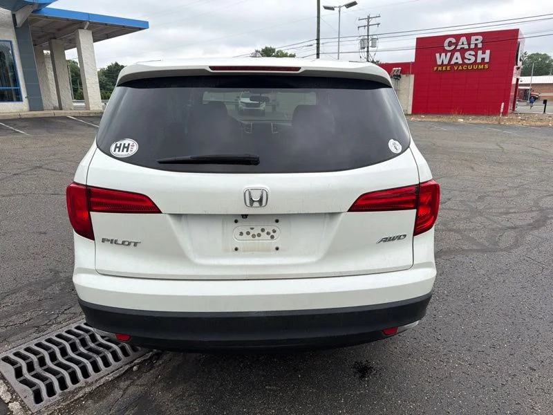 Used 2016  Honda EX image 6