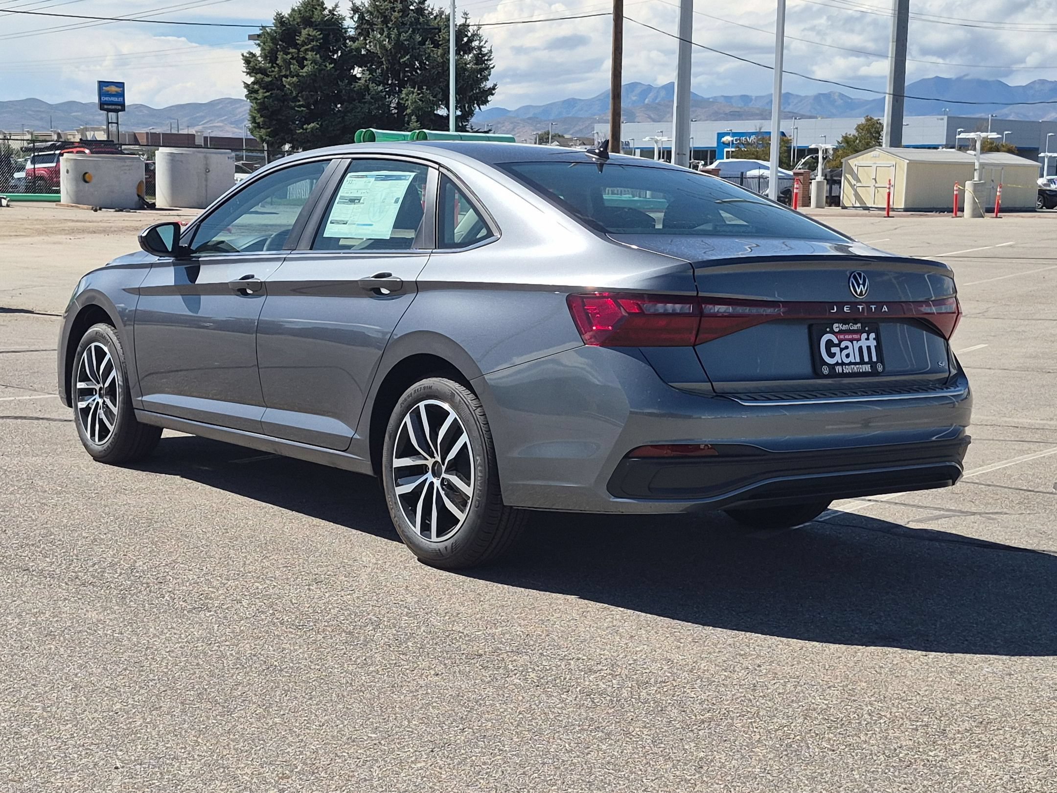 New 2027 Platinum Gray Metallic Volkswagen SE image 5