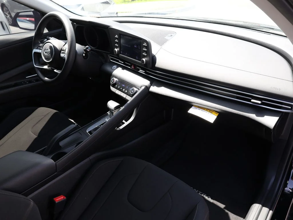 Used 2023 Black Hyundai SEL image 17