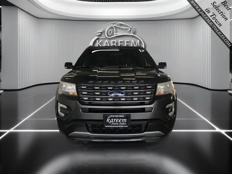 Used 2017 Magnetic Ford XLT image 2