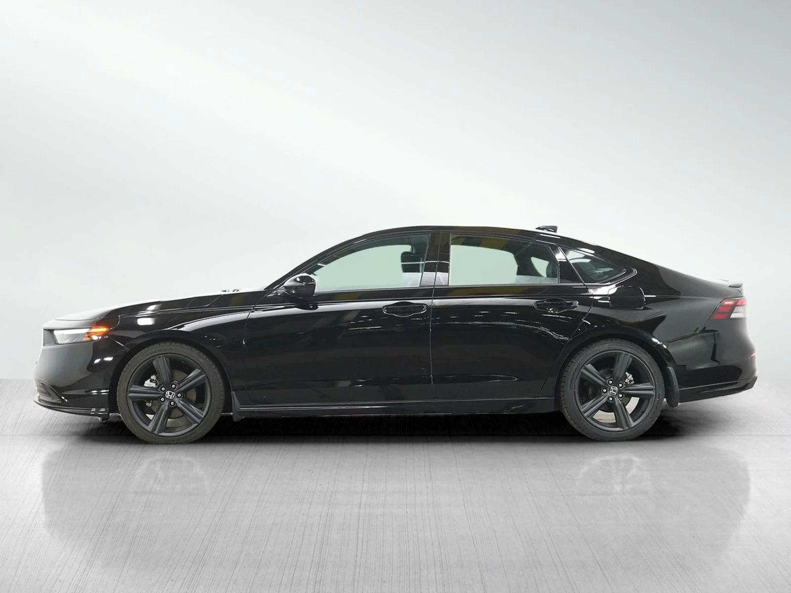 Used 2024 Honda Accord Hybrid Sport-L with VIN 1HGCY2F78RA034234 for sale in Burnsville, Minnesota