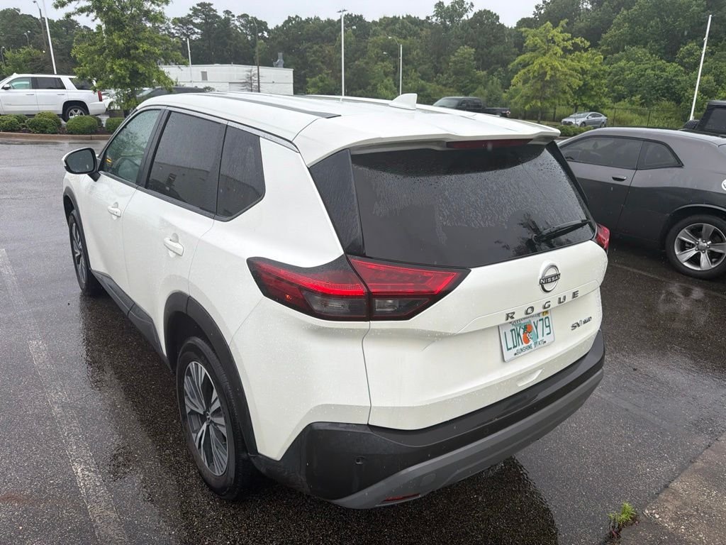 Used 2023 White Nissan SV image 4