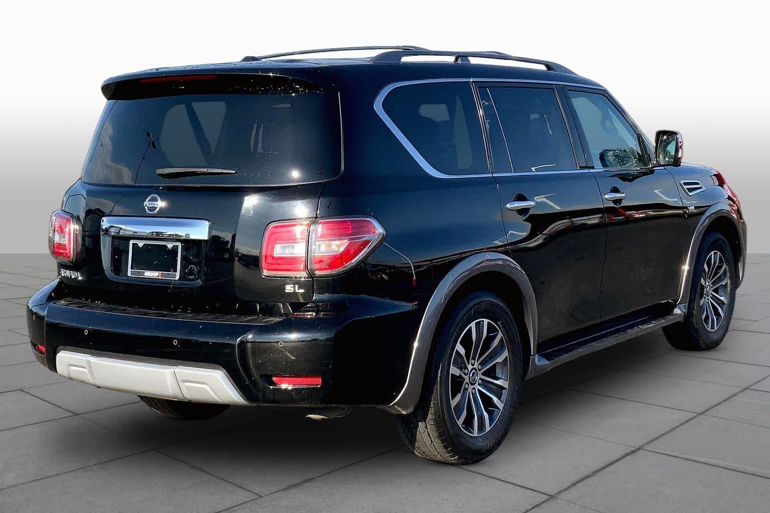 Used 2018 Super Black Nissan SL image 13