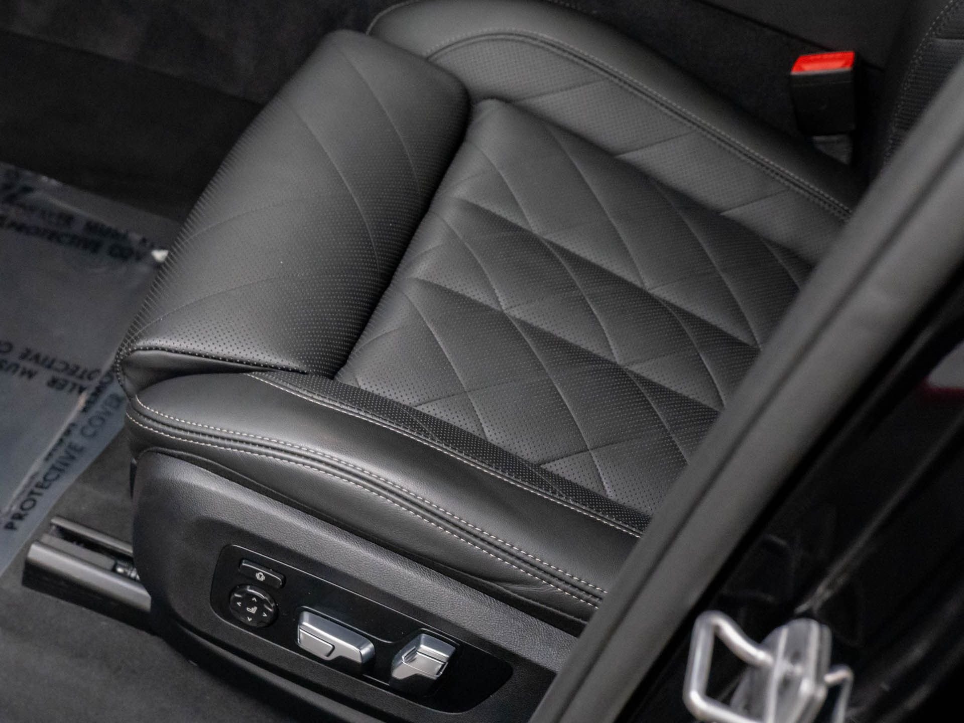 Used 2024 Black BMW M60i image 16