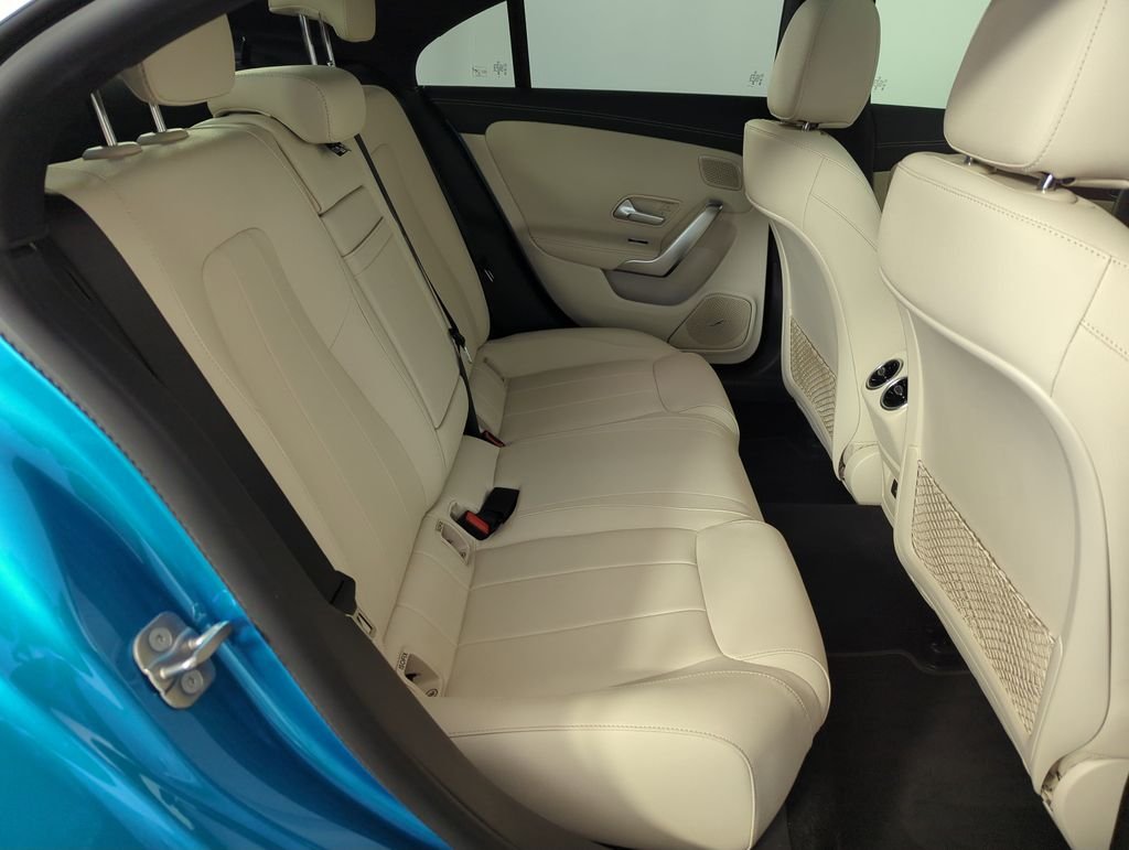 Used 2025  Mercedes-Benz CLA 250 image 33