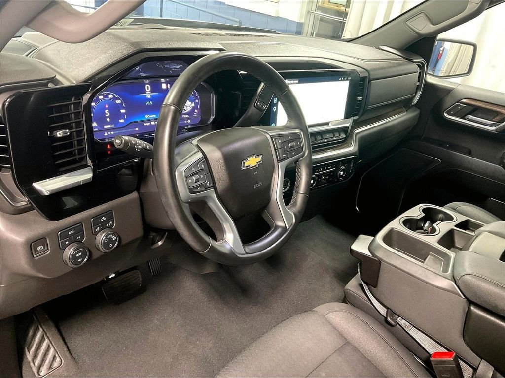 Used 2023 Gray Chevrolet LT image 8