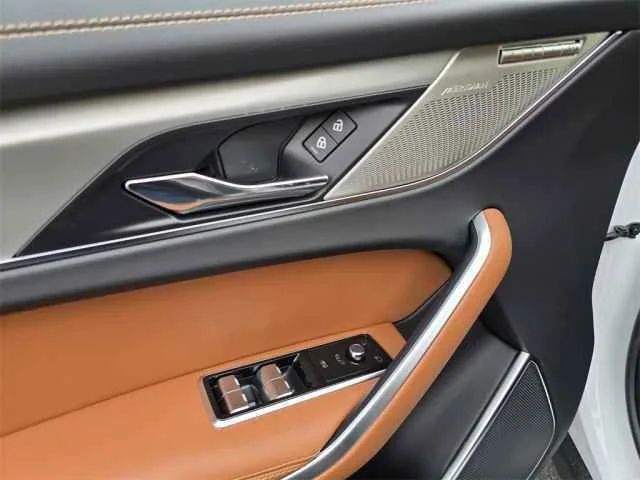 2026 Jaguar F-Pace R-Dynamic S - Photo 28