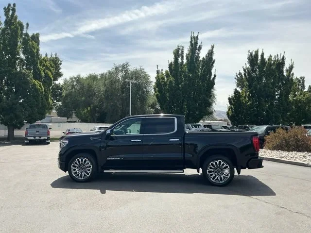 Used 2026 Onyx Black GMC Denali Ultimate image 9