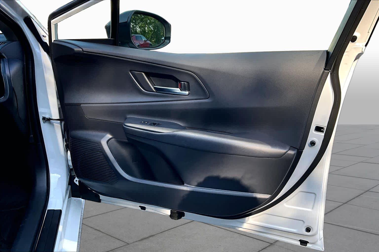 Used 2026 Wind Chill Pearl Toyota Nightshade image 22