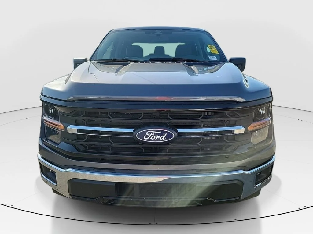 Used 2025 Gray Ford XLT image 2