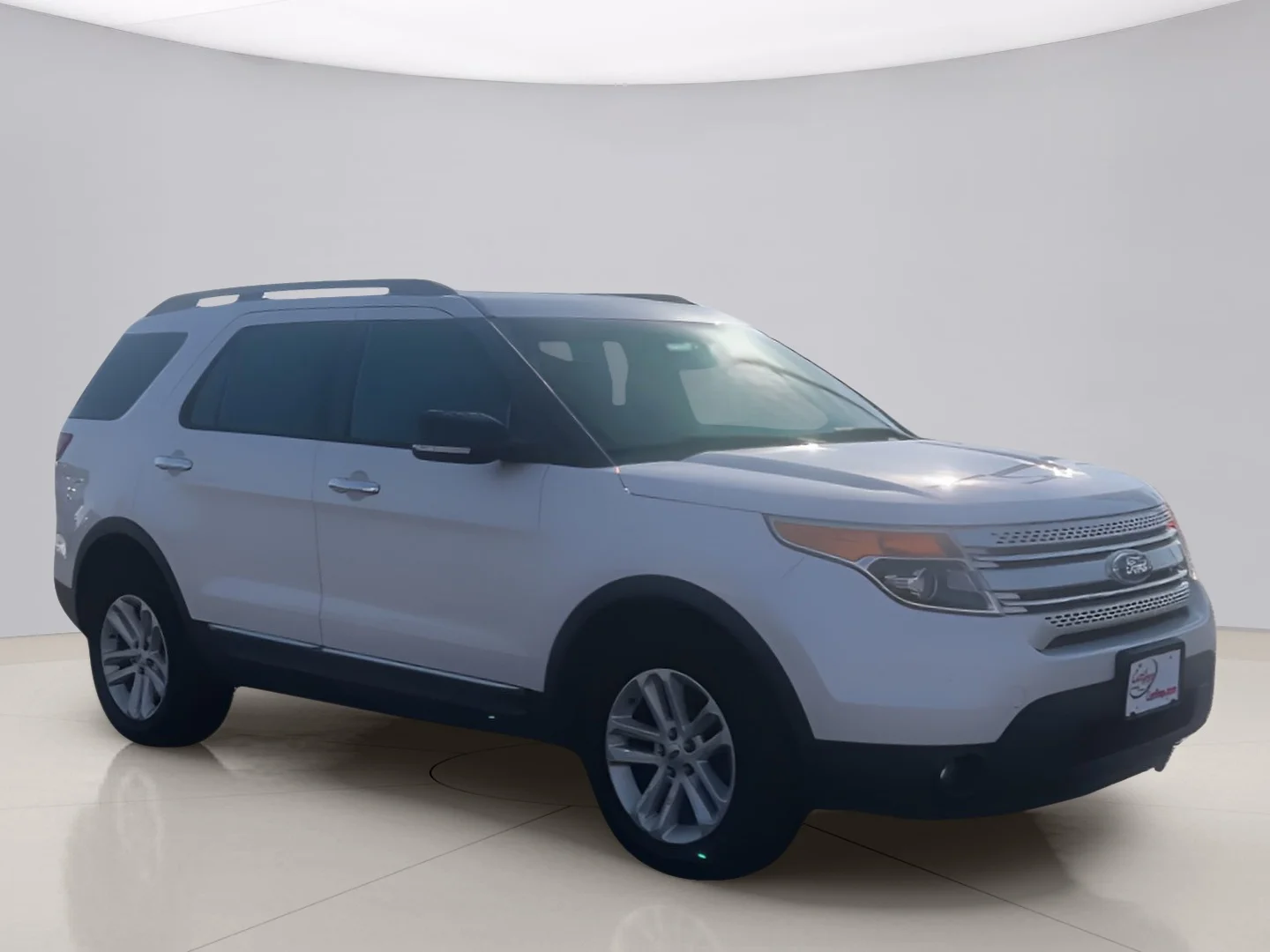 Used 2014 White Ford XLT 4WD image 7