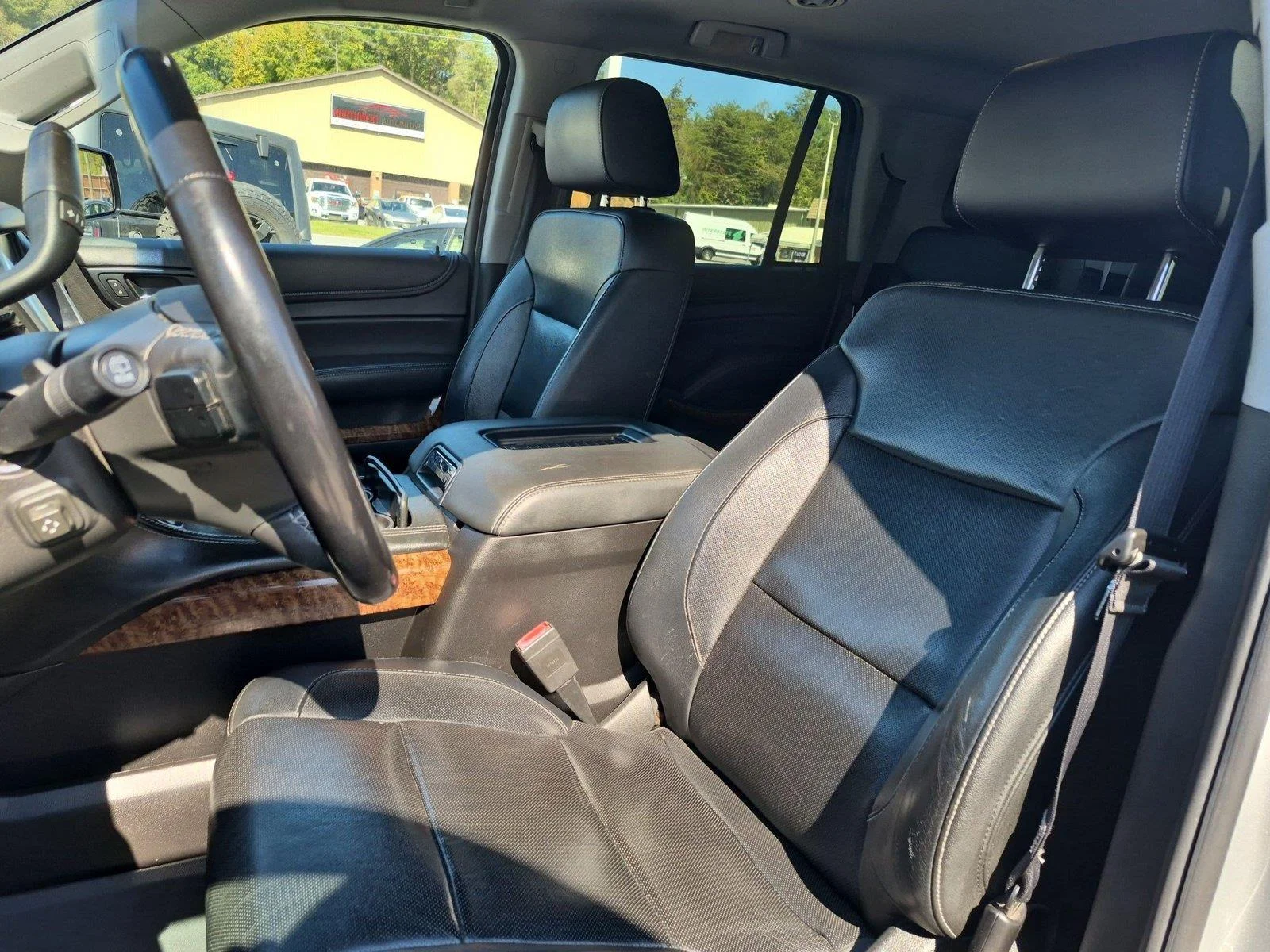 Used 2018 Silver Ice Metallic Chevrolet Premier image 17