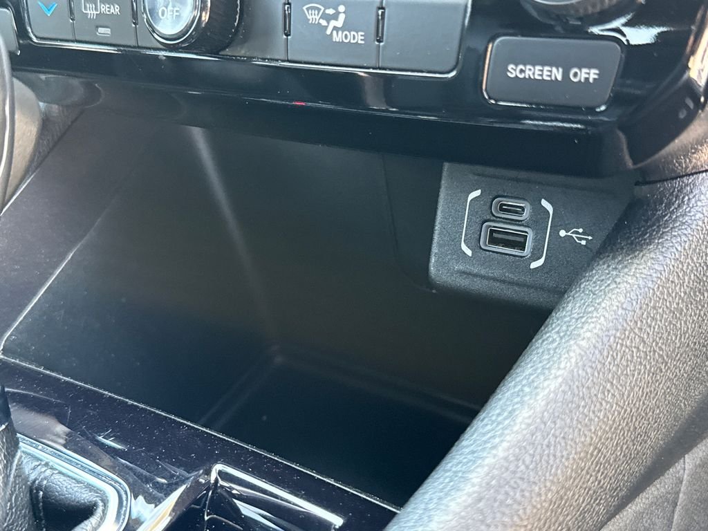 Certified Used 2024 White Jeep Latitude image 16