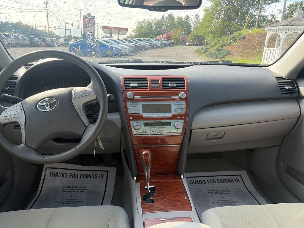 Used 2009 Super White Toyota  image 12