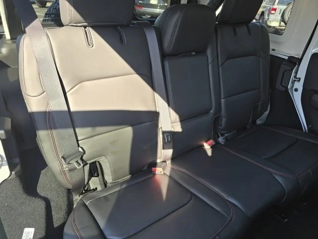New 2026 Bright White Clearcoat Jeep Rubicon image 35