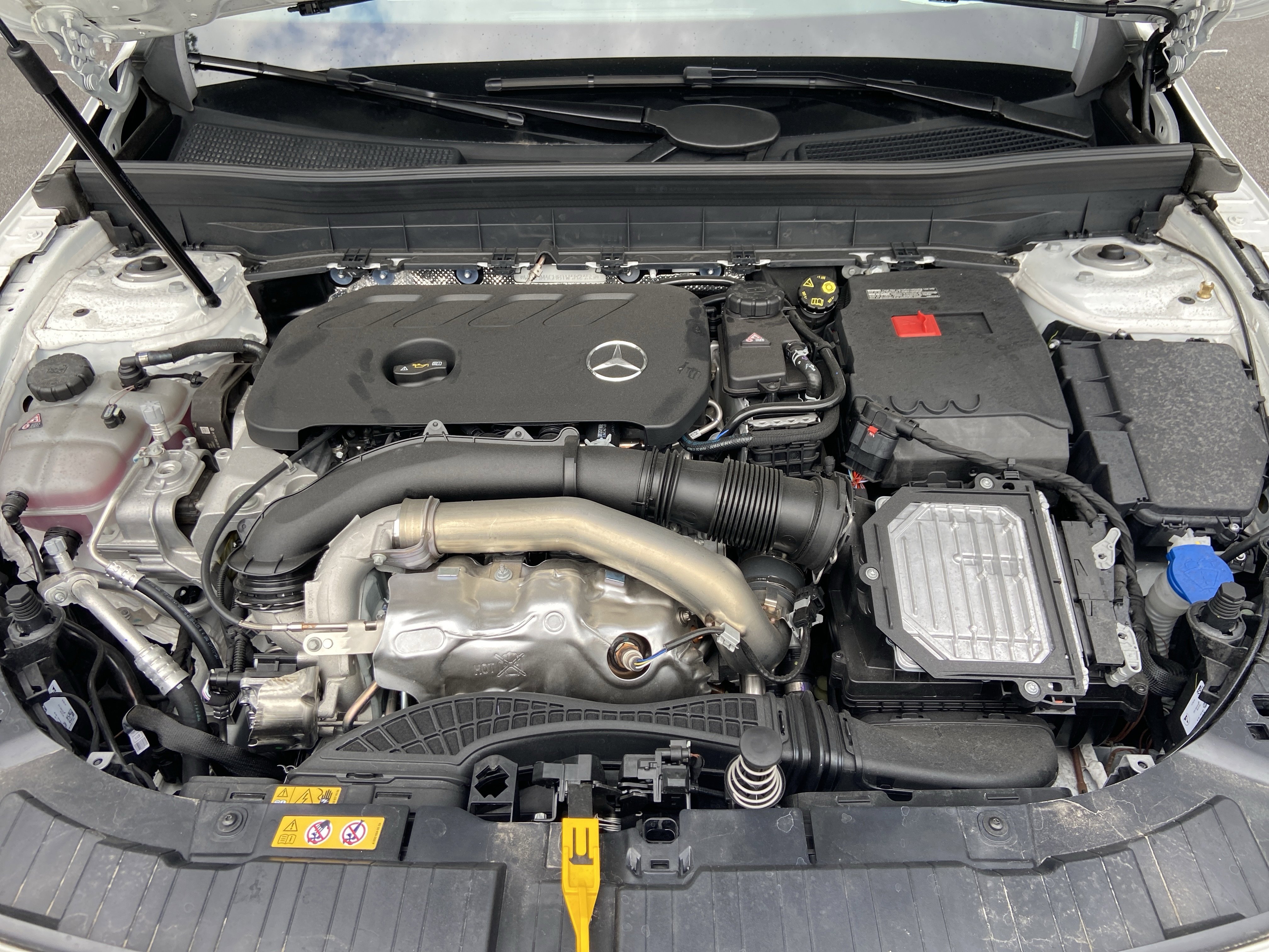 New 2026 Polar White Mercedes-Benz GLB 250 SUV image 45