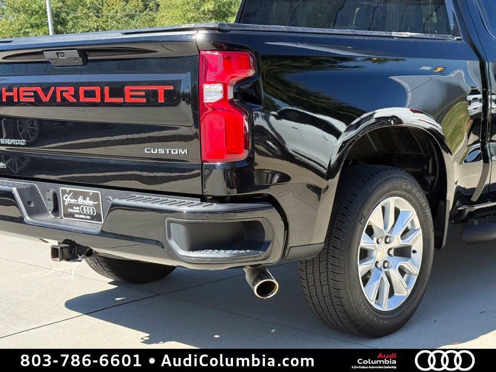 Used 2021 Black Chevrolet Custom image 15
