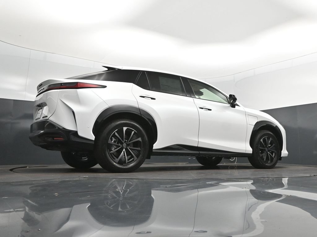 New 2026 Oxygen White Lexus  350e PREMIUM image 42