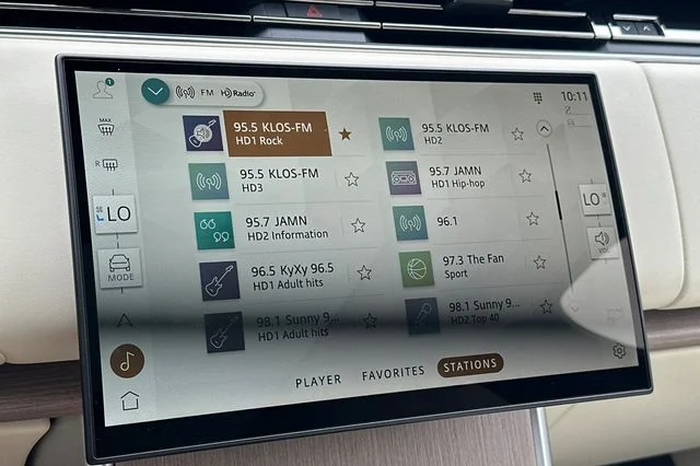New 2026 Santorini Black Land Rover SE image 16