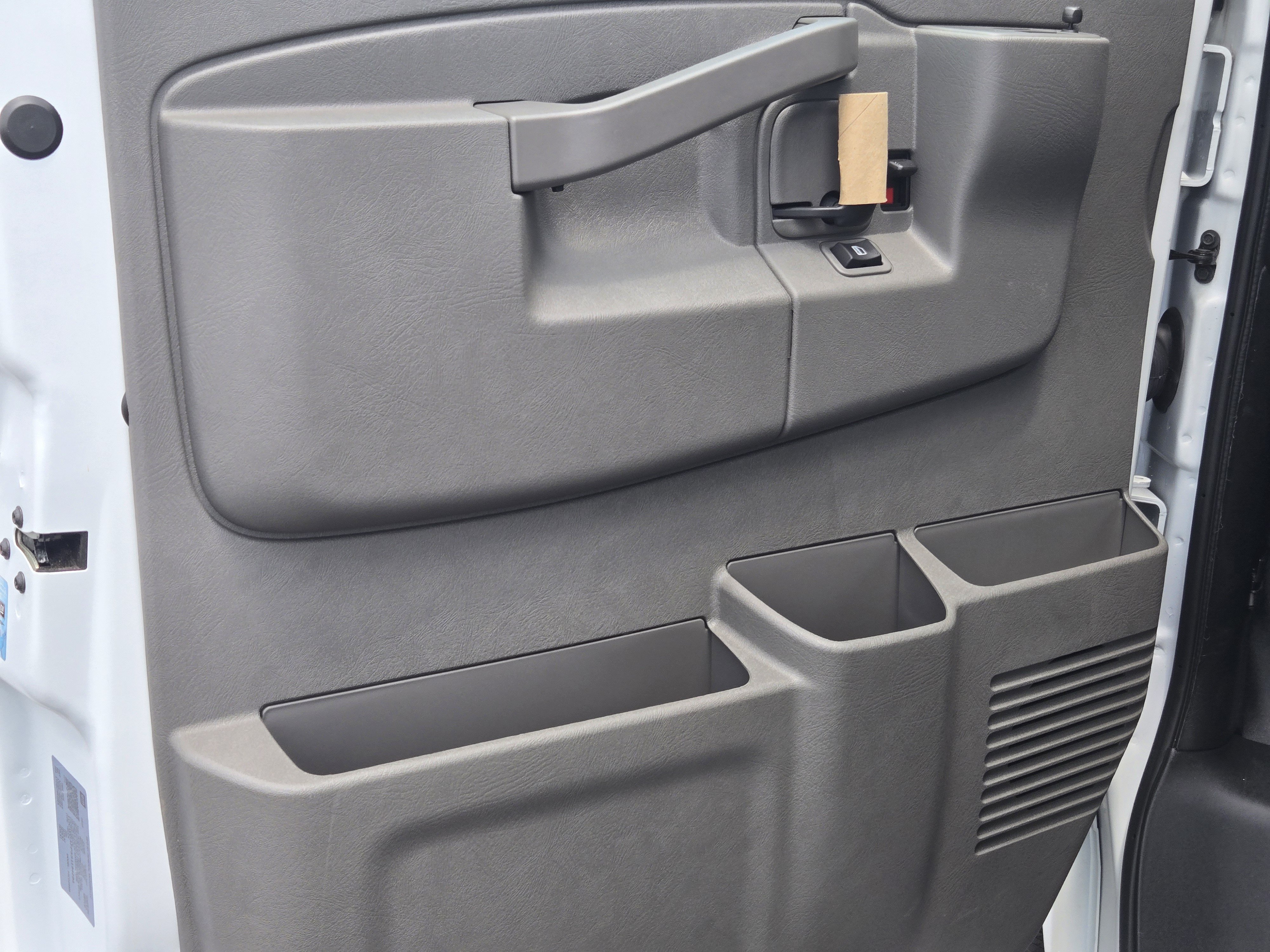 2025 Chevrolet Express Cargo Work Van - Photo 17