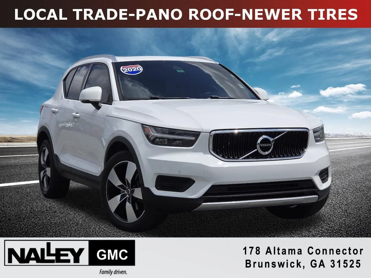 2020 Volvo XC40 T4 Momentum's photo
