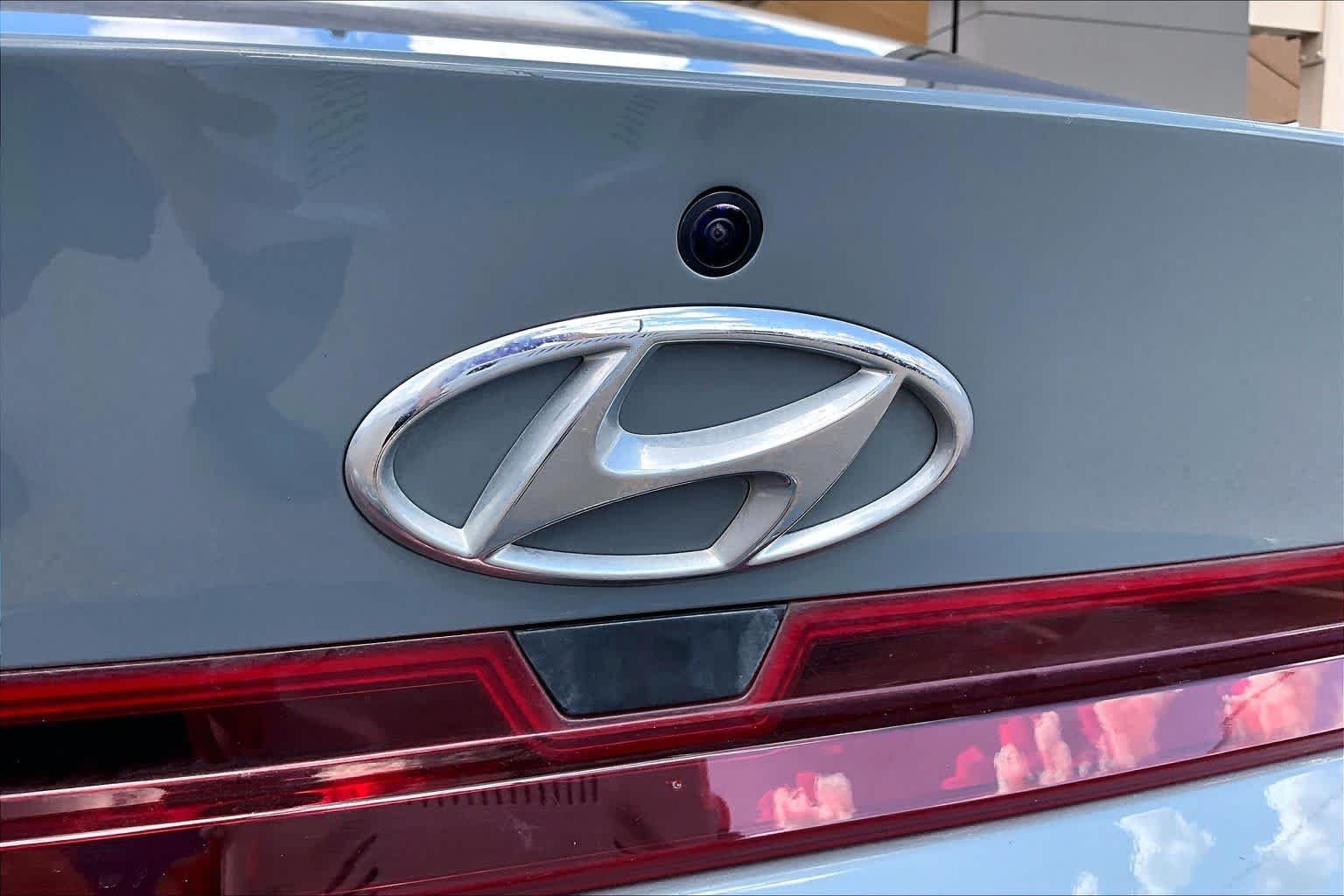 Used 2022 Electric Shadow Hyundai SE image 31